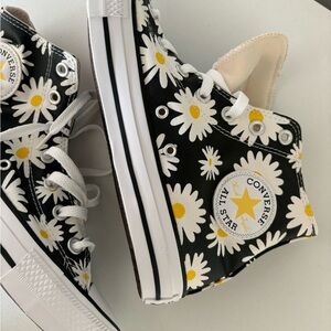 NWT converse flower high top sneakers - women’s US 8